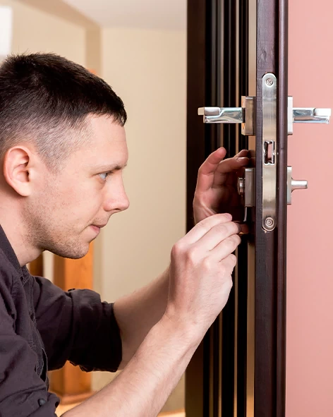 : Professional Locksmith For Commercial And Residential Locksmith Services in Des Plaines, IL