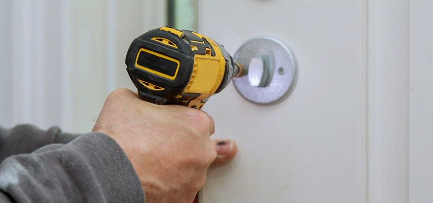 Street Locksmith For Smart Lock Repair in Des Plaines, IL