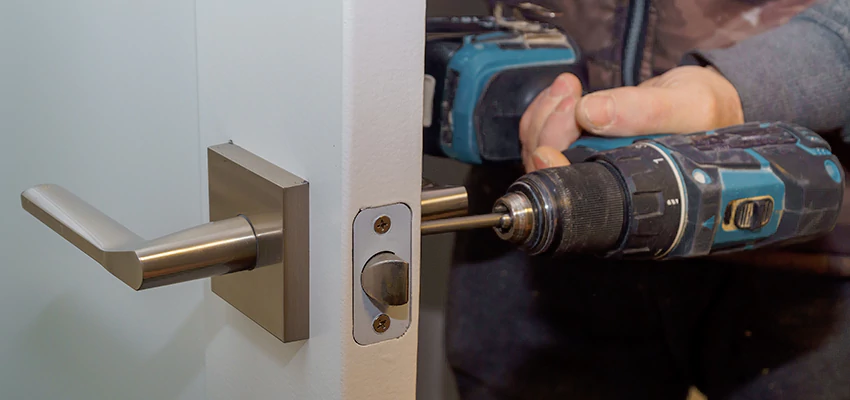 Broken Door Handle Lock Repair in Des Plaines, Illinois