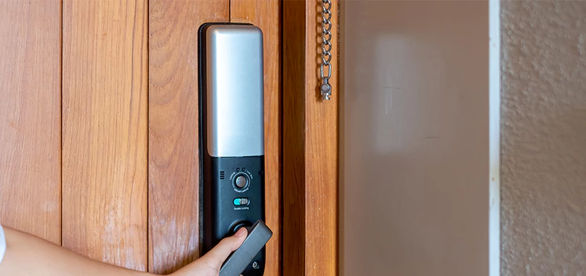 Home Security Electronic Locks Upgrades in Des Plaines, IL